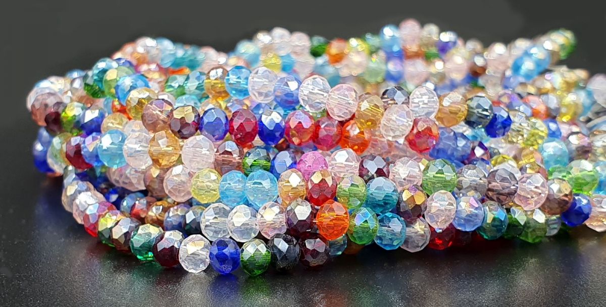 Skleněné broušené korálky 4x3 mm, 117 ks, mix barev s lustrovým a AB pokovem