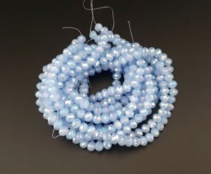 Slavík 8x6 mm, 68 ks, plnobarevná světle modrá s duhovým pokovem