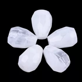 Fazetovaný akrylový drop 13,5x9,5 mm, 20 ks, mléčná bílá